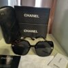 Women’s sunglasses, with case
