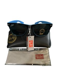 Sunglasses
Color: black/blue, condition NEW