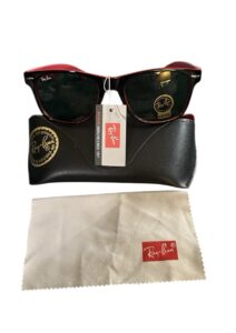 Sunglasses
Color: black/red, condition NEW