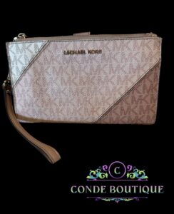 Authentic Michael kors wallet, used in good condition