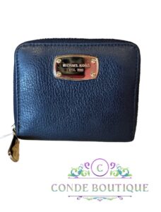 Authentic, small Michael kors wallet 
Color: Blue , used in excellent condition