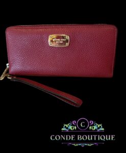 Large, Michael kors wallet 
Authentic, used in excellent condition